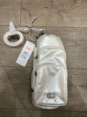 Lug Huggie XL Metdiamond (Pearl Satin) Crossbody Water Bottle Bag